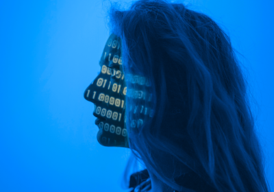 Visuel de l'article "Le GEO : est-ce une urgence ou une arnaque". Decryptage par l'agence Polarité, agence de communication digitale responsable de l'agence Profile